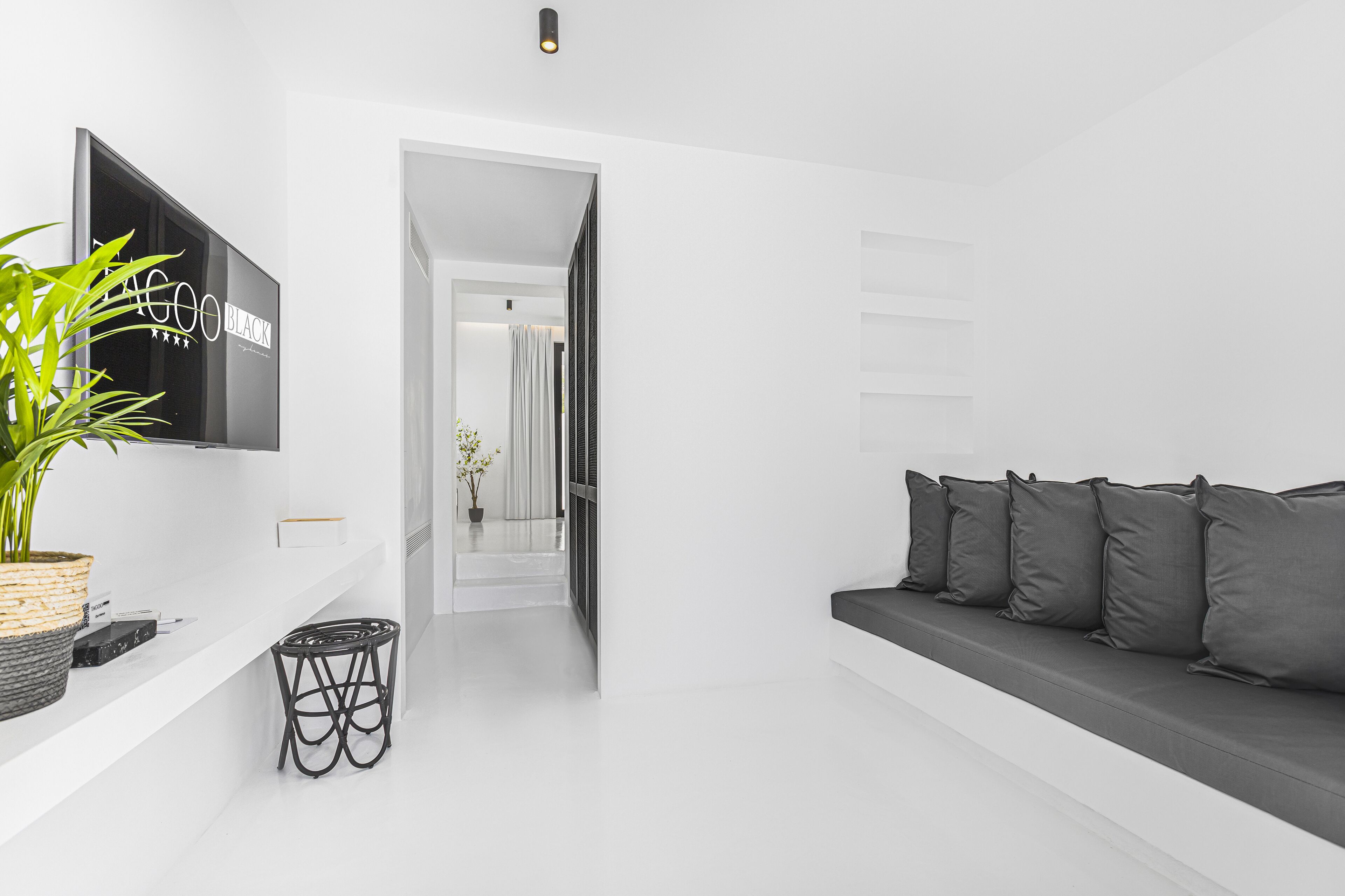 junior suite, private pool | living area | 42-inch plasma tv with digital channels, tv