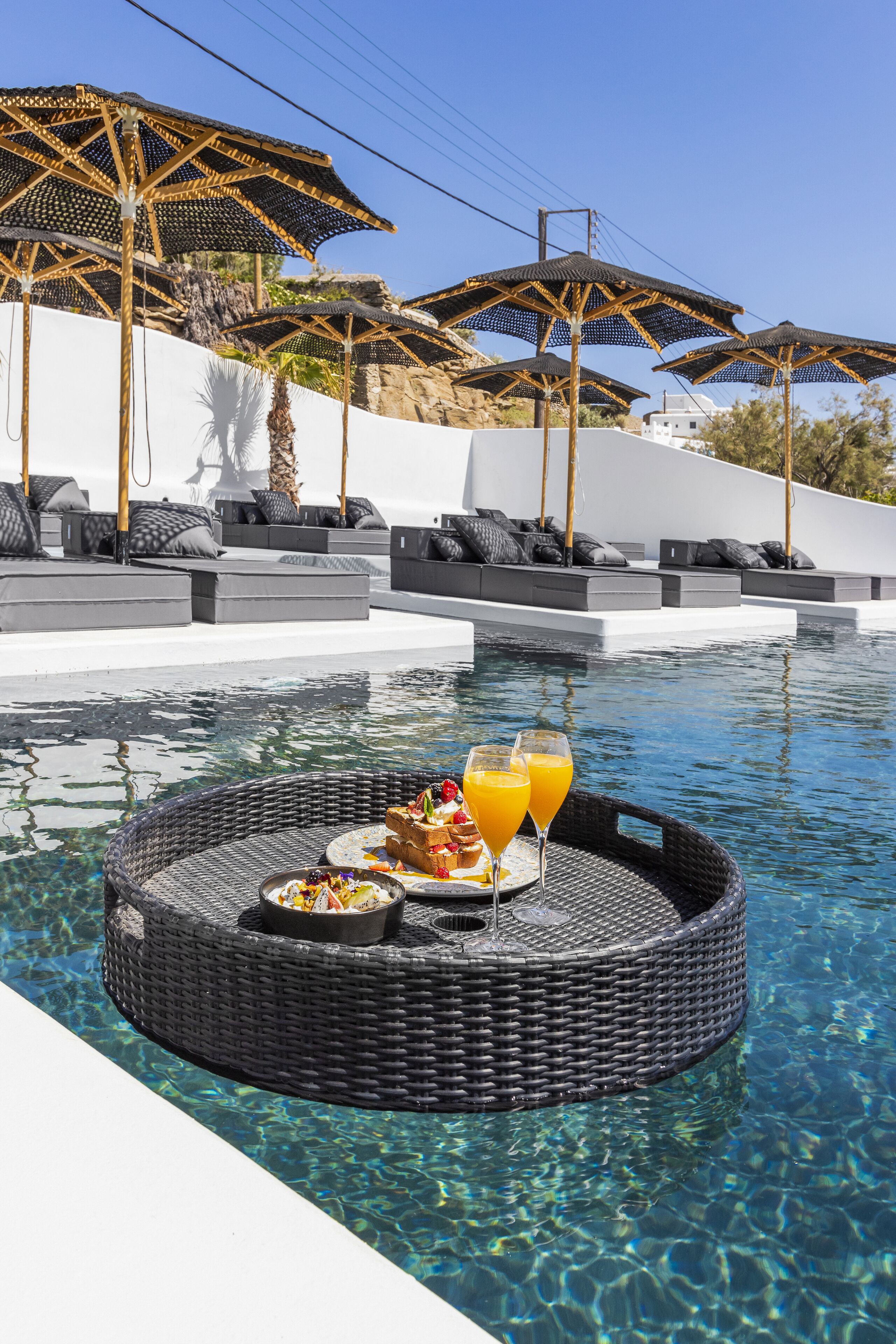 free daily cooked-to-order breakfast