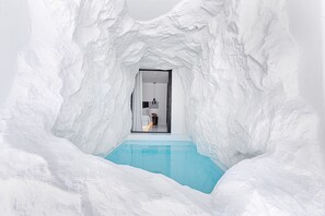 Egyptian cotton sheets, premium bedding, memory foam beds, minibar - Tagoo Black (Mykonos)