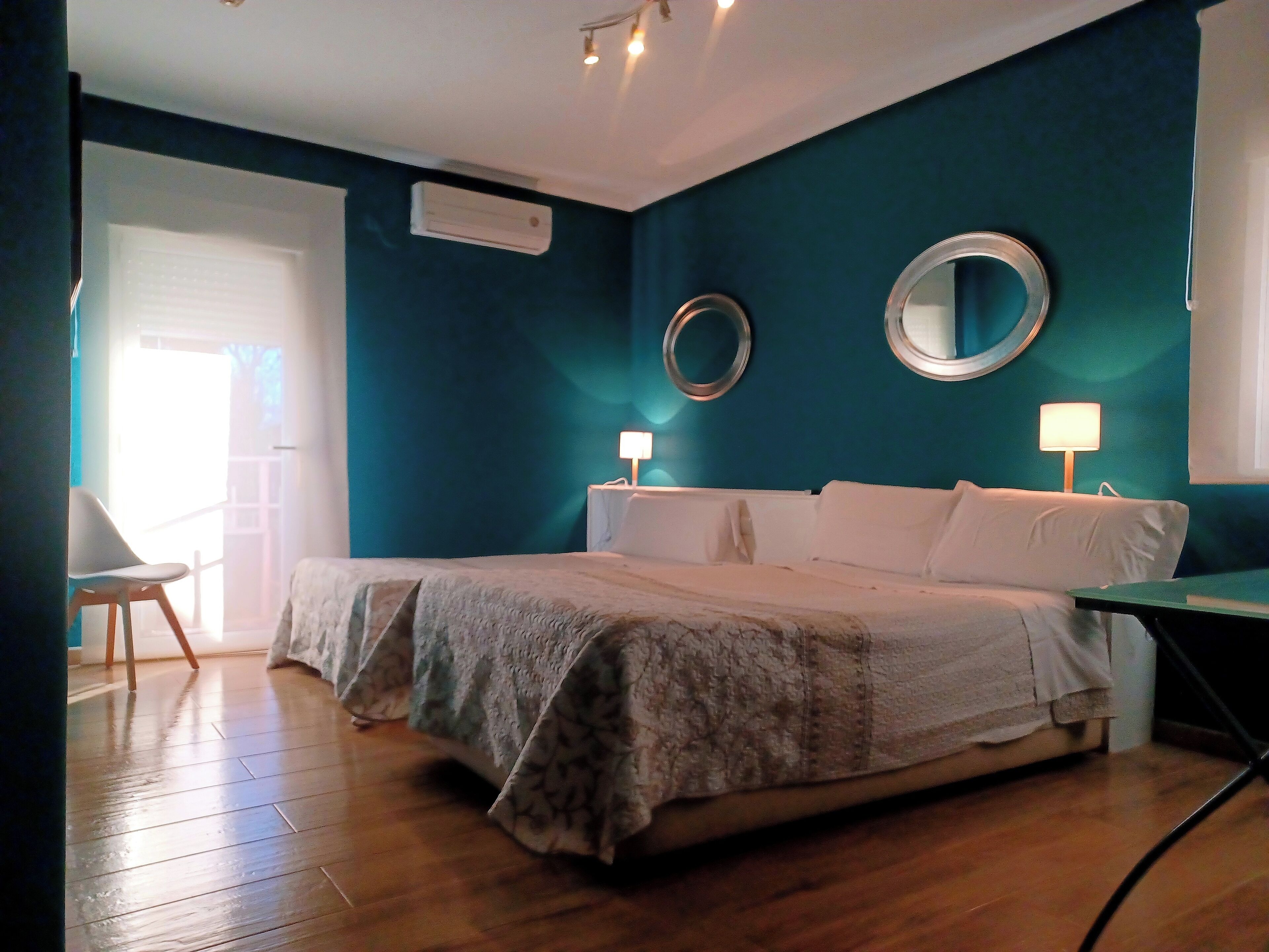 Desk, free WiFi, bed sheets