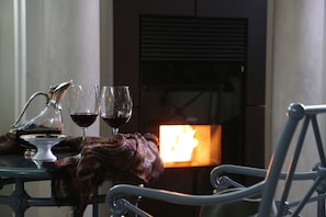 Fireplace - Villa Euchelia Resort (Castrocielo)