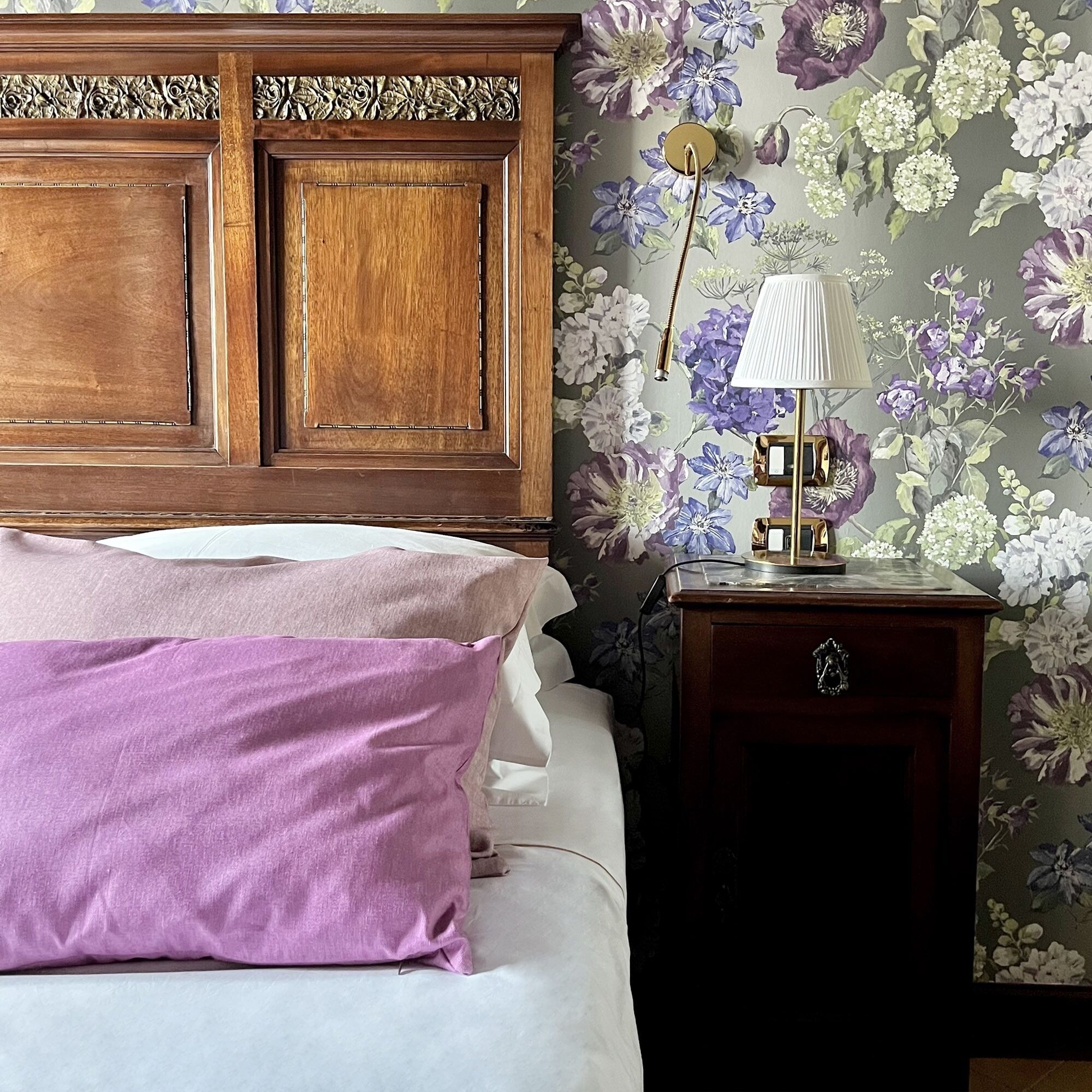 luxury suite, 1 king bed, hot tub | egyptian cotton sheets, premium bedding, down duvets