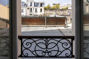 經典雙人房, 庭園景觀 | 高級寢具、客房內保險箱、書桌、遮光布/窗簾