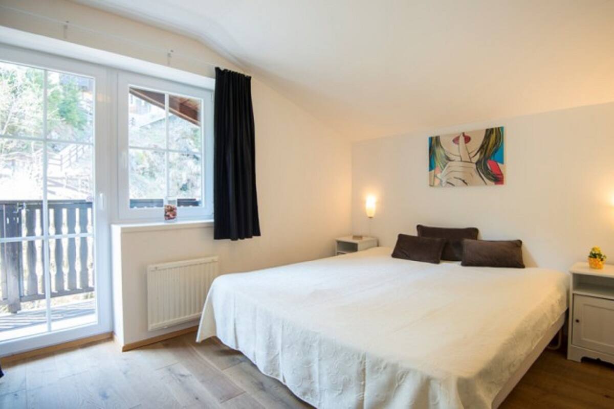 Iron/ironing board (on request), cribs (surcharge), WiFi (free)