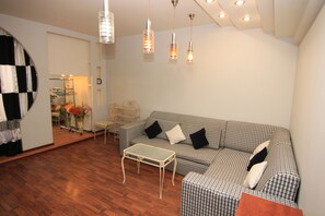 Studio | Living area