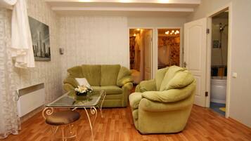 Apartment, 2 Bedrooms | Premium bedding, in-room safe, laptop workspace, free WiFi