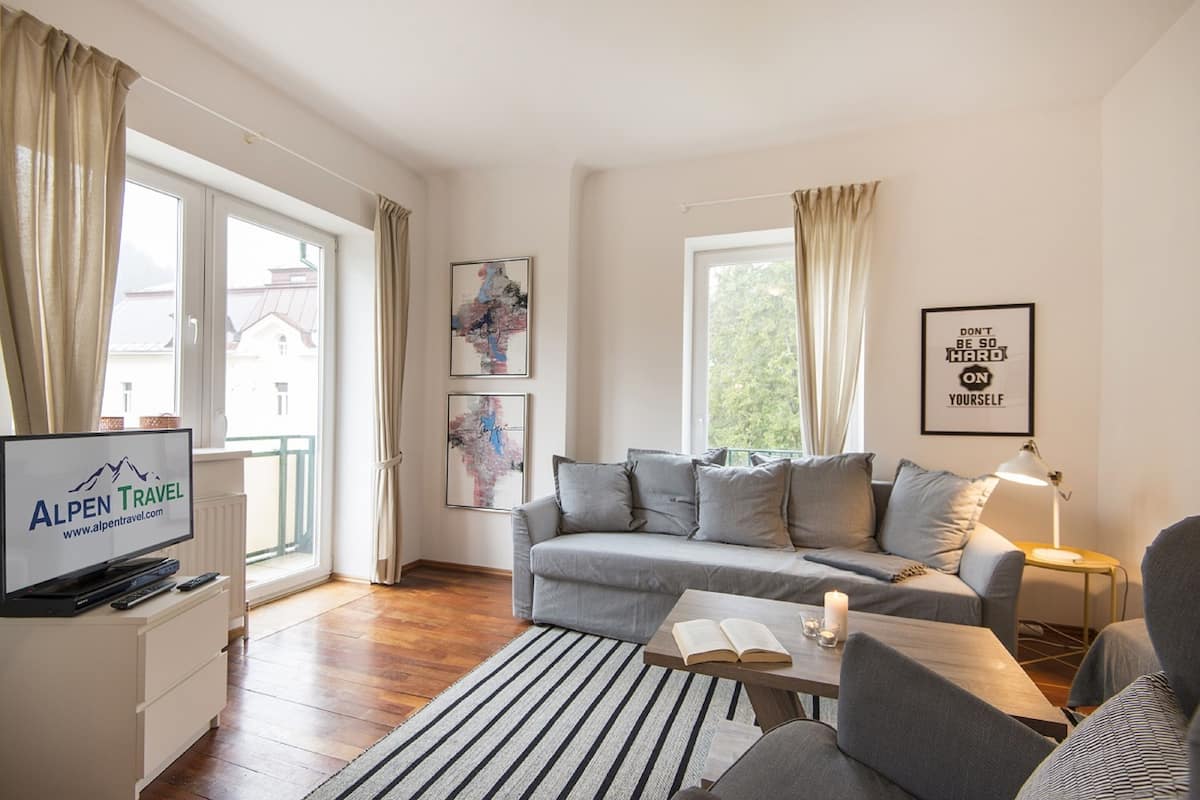 Comfort Apartment, Mountain View | Living area | 100-cm flat-screen TV with cable channels, TV