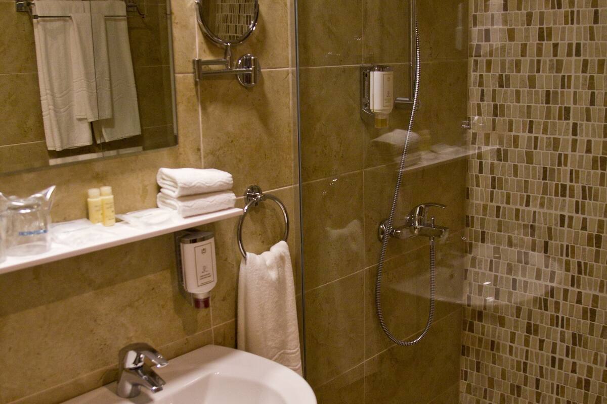 shower, free toiletries, hair dryer, bathrobes