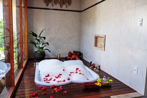 Suite Deluxe | Una cassaforte in camera, con stile personalizzato