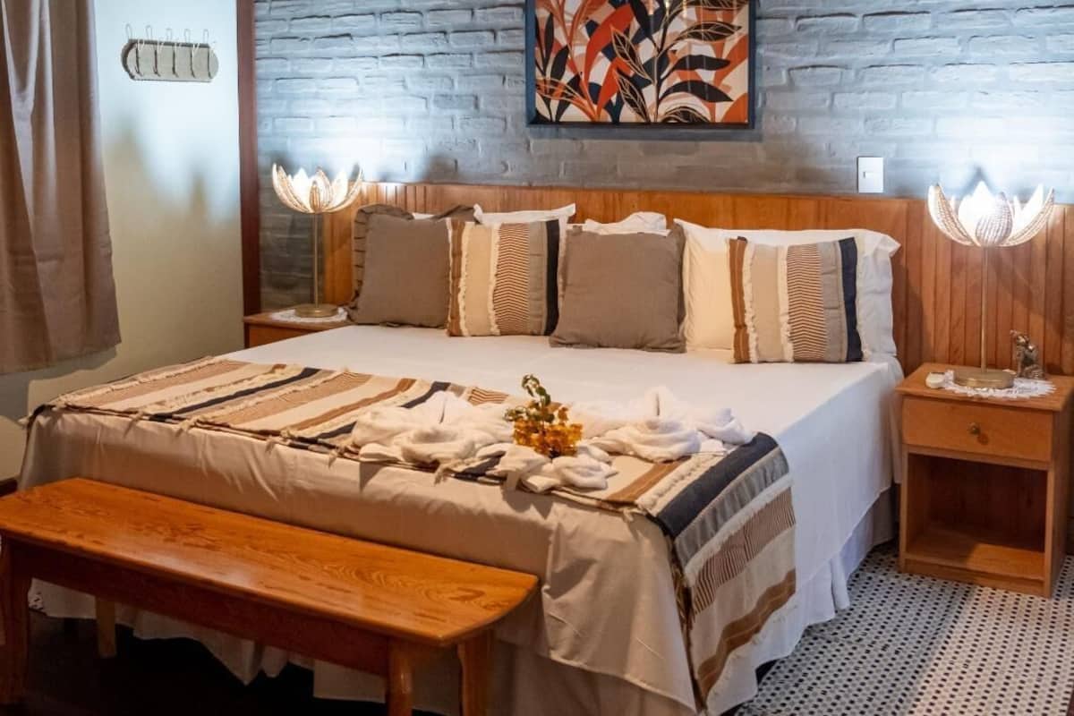 3 bedrooms, in-room safe, individually decorated, individually furnished