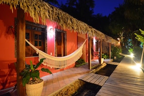 Eco Chalet | Két bảo mật tại phòng, trang trí khác biệt