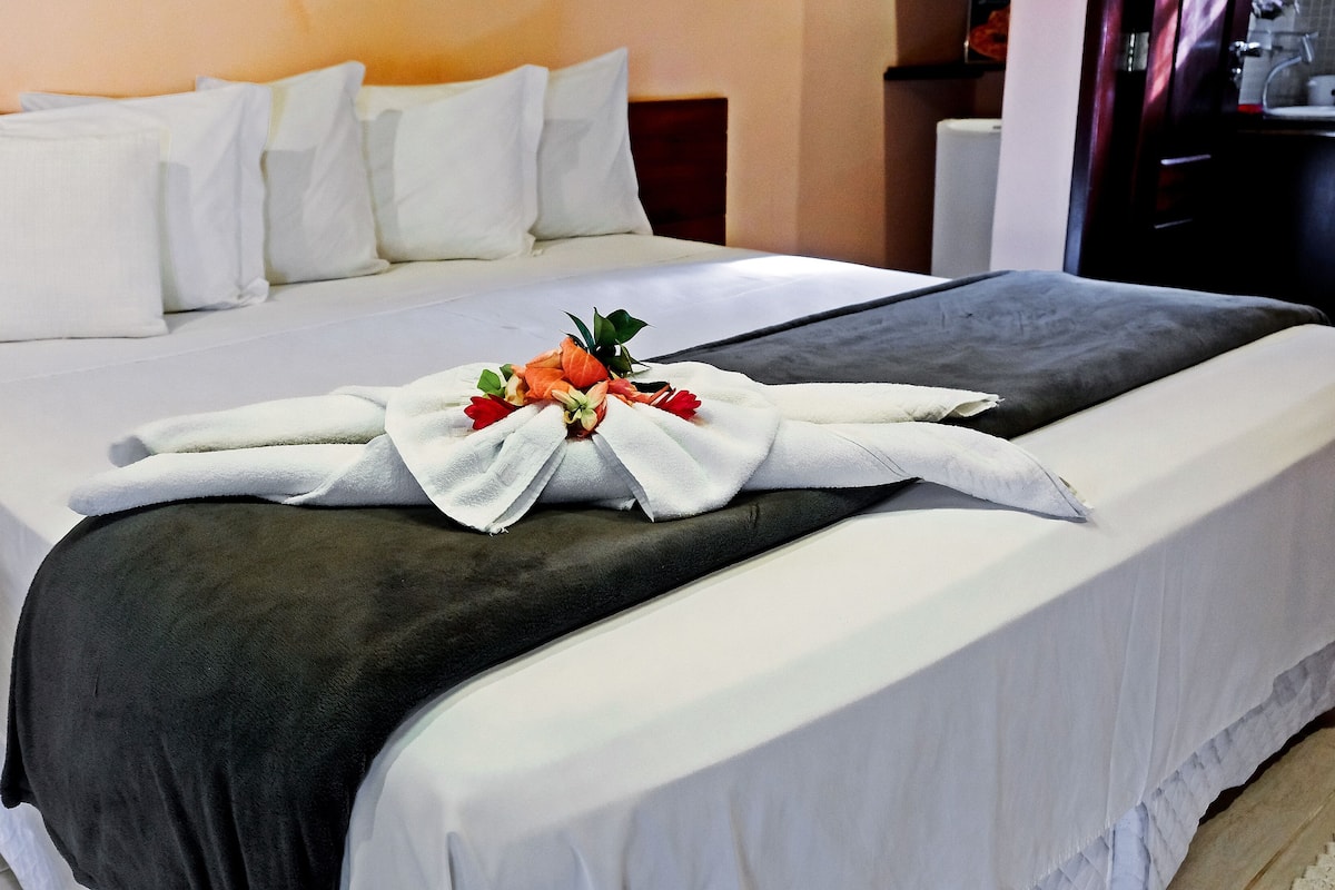 Standard Chalet | 3 bedrooms, in-room safe, individually decorated, individually furnished