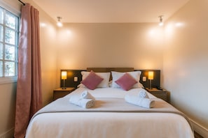 Superior Luxury Double Apartment | Hypo-allergenic bedding, minibar, blackout curtains, soundproofing - Pousada La Toscana (Campos do Jordão)