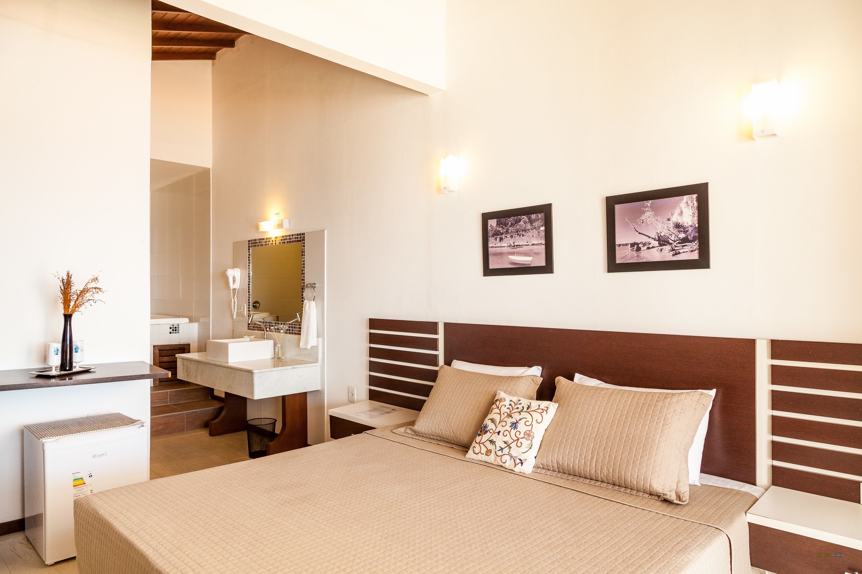 Panoramico com hidro | Minibar, pengeskab på værelset, sengetøj