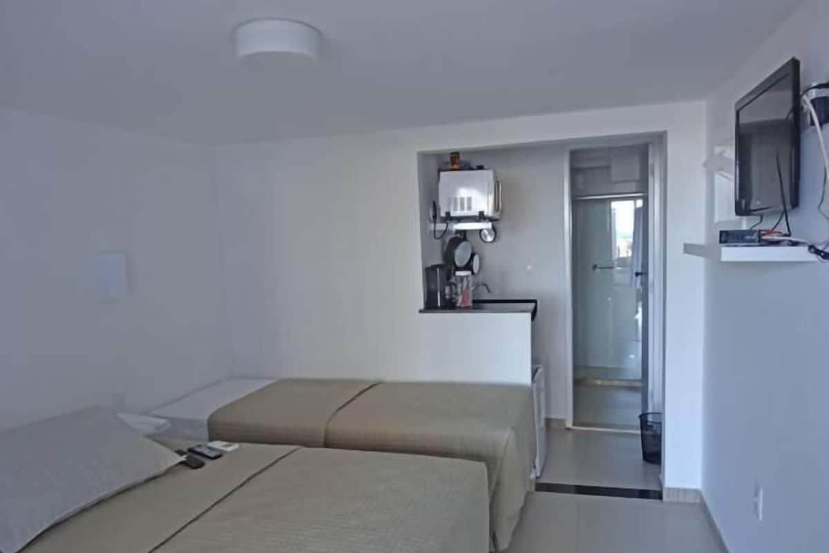 Minibar, coffres-forts dans les chambres, draps fournis