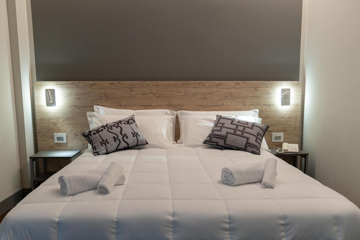 Double or Twin Room | Cribs/infant beds, free WiFi, alarm clocks