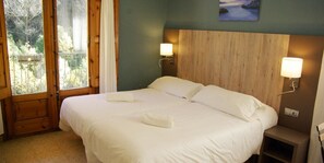 Bureau, fer et planche à repasser, lits bébé (gratuits), Wi-Fi gratuit