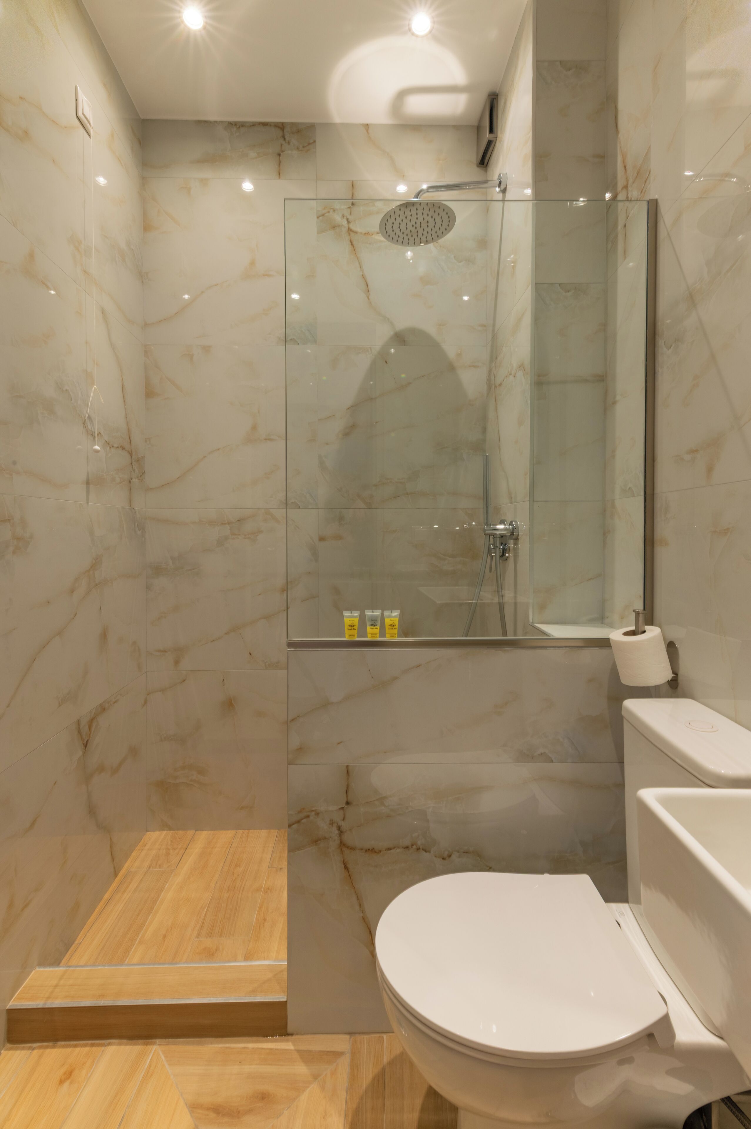 standard twin room, multiple beds, non smoking, mountain view | bathroom | deep-soaking bathtub, rainfall showerhead, hair dryer, bathrobes