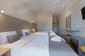 Family Triple Room, 3 Single Beds, Non Smoking, Mountain View