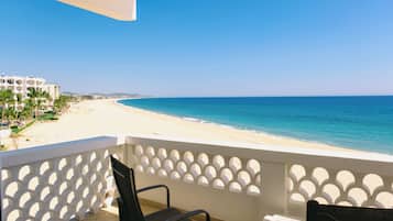 Deluxe Room, 1 King Bed, Ocean View | Terrace/patio