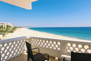 Deluxe-Zimmer, 1 King-Bett, Meerblick | Terrasse/Patio