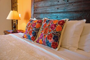 Standard King room Ocean View BK by MM | ผ้านวมขนเป็ด, มินิบาร์, ตู้นิรภัยในห้องพัก