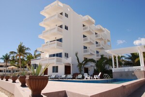 Außenpool, Sonnenschirme