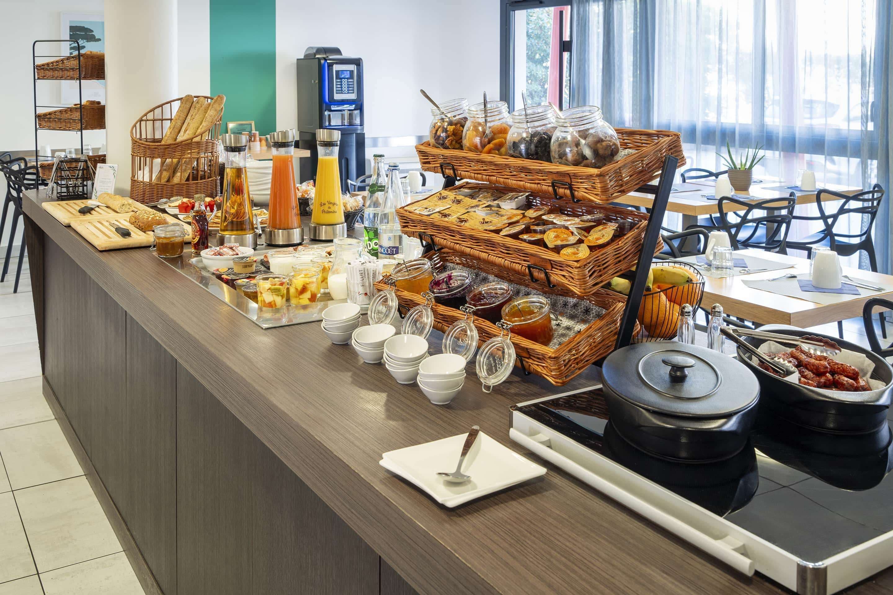 Dagelijks ontbijtbuffet (EUR 14 per persoon)