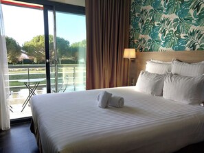 標準開放式客房, 1 張特大雙人床, 非吸煙房 (Twin bed on request) | 房內夾萬、遮光窗簾/窗簾、隔音、免費 Wi-Fi