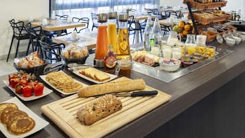 Daily buffet breakfast (EUR 14 per person)