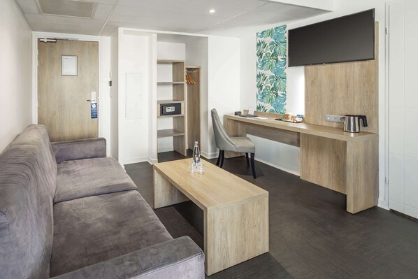 Leilighet – standard, flere senger, ikke-røyk (with Sofabed) | Safe på rommet, blendingsgardiner, lydisolert og wi-fi (inkludert)