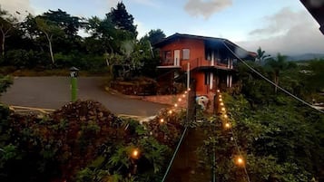 Exclusive-chalet | Untuvapeitot, pimennysverhot, ilmainen Wi-Fi, vuodevaatteet