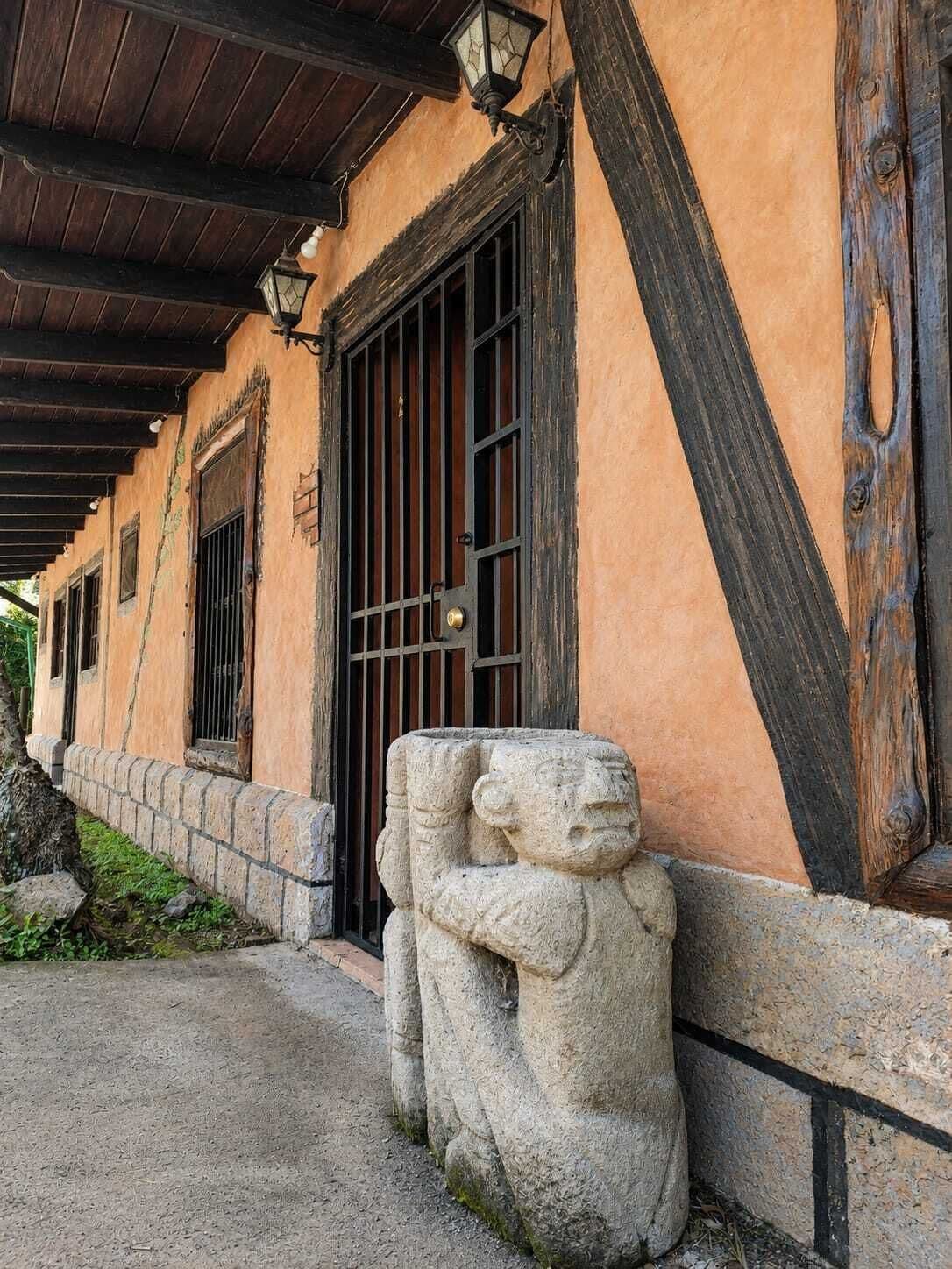 Maison familiale, 2 chambres, cuisine, vue sur la ville | Couette en duvet, rideaux d’obscurcissement, accès au Wi-Fi (inclus)