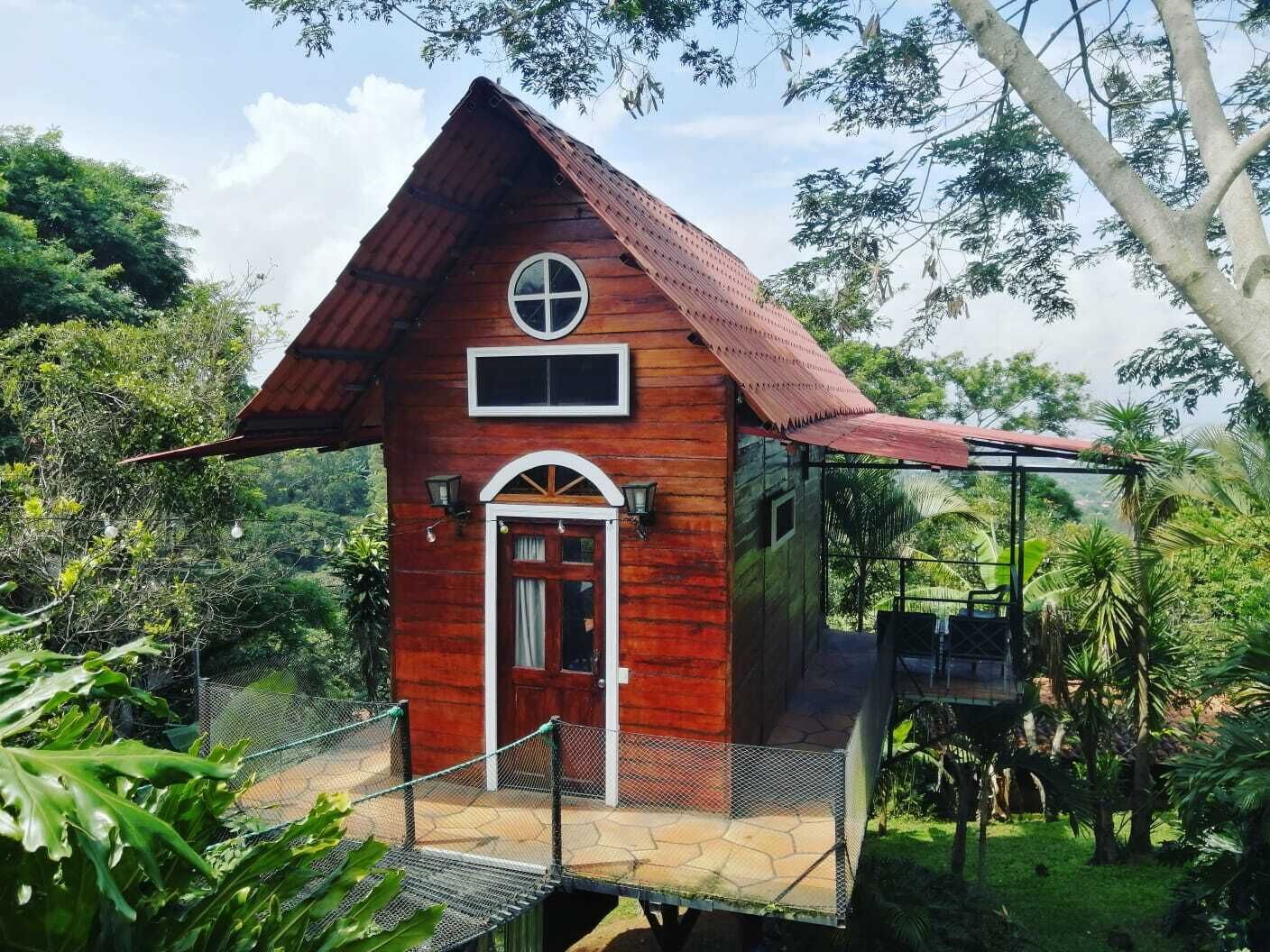 Chalet exclusif | Couette en duvet, rideaux d’obscurcissement, accès au Wi-Fi (inclus)
