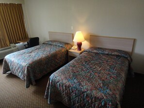 Iron/ironing board, free WiFi - Red River Inn Alexandria (Alexandria)