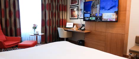 Quarto luxo, 1 cama King | Roupas de cama antialérgicas, cofres nos quartos