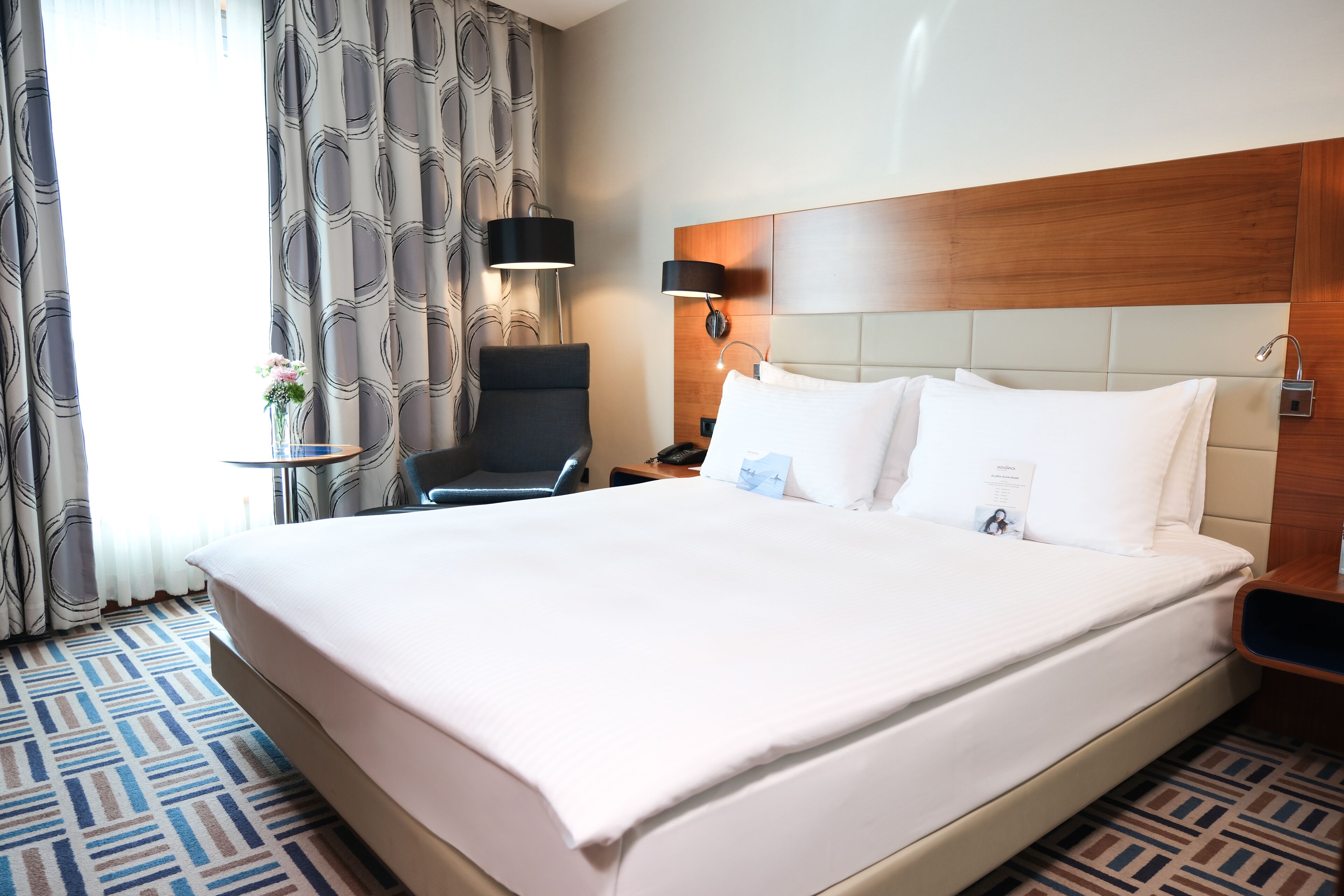 Deluxe Suite, 1 King Bed | Hypo-allergenic bedding, in-room safe, individually decorated, desk