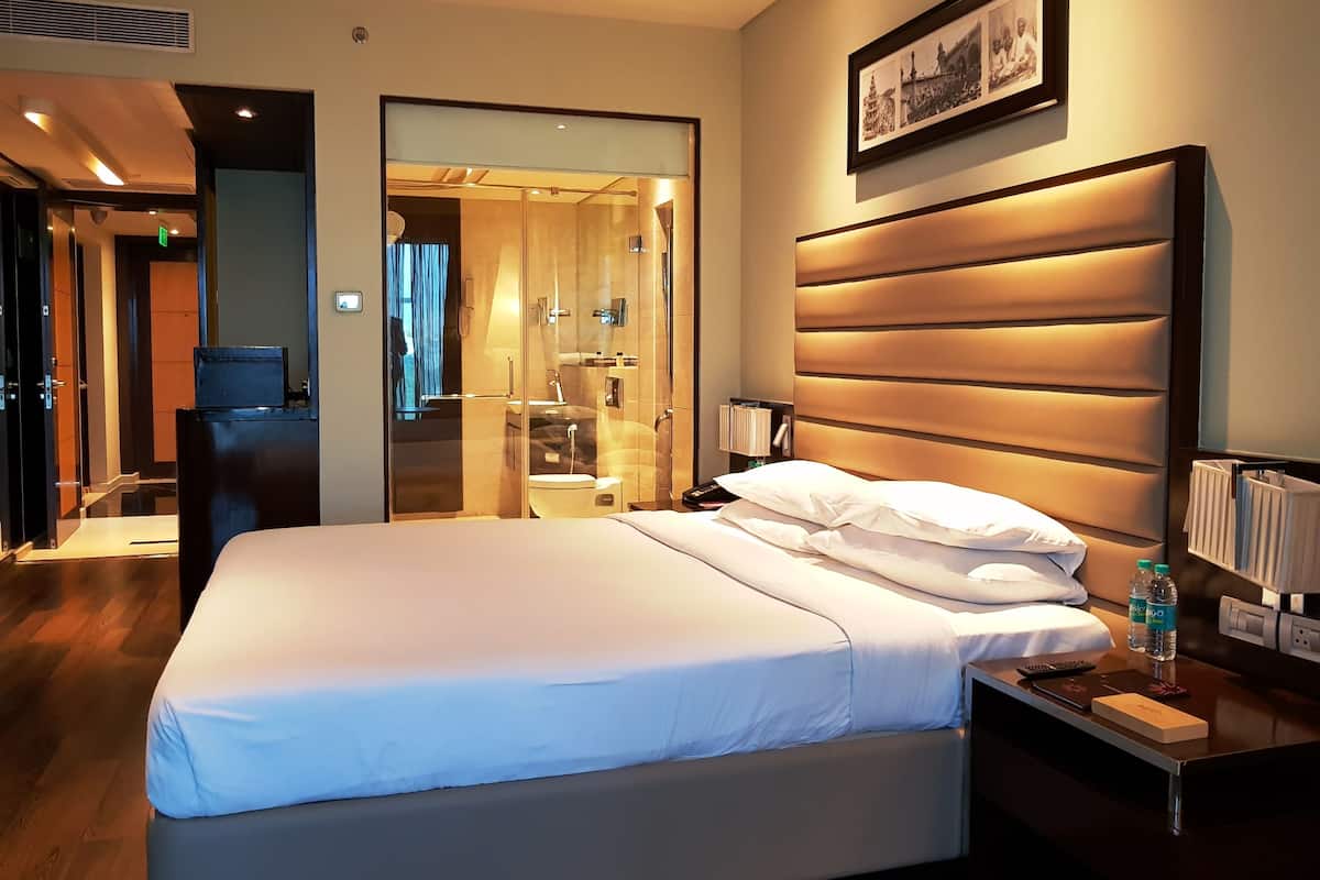 minibar, in-room safe, desk, laptop workspace