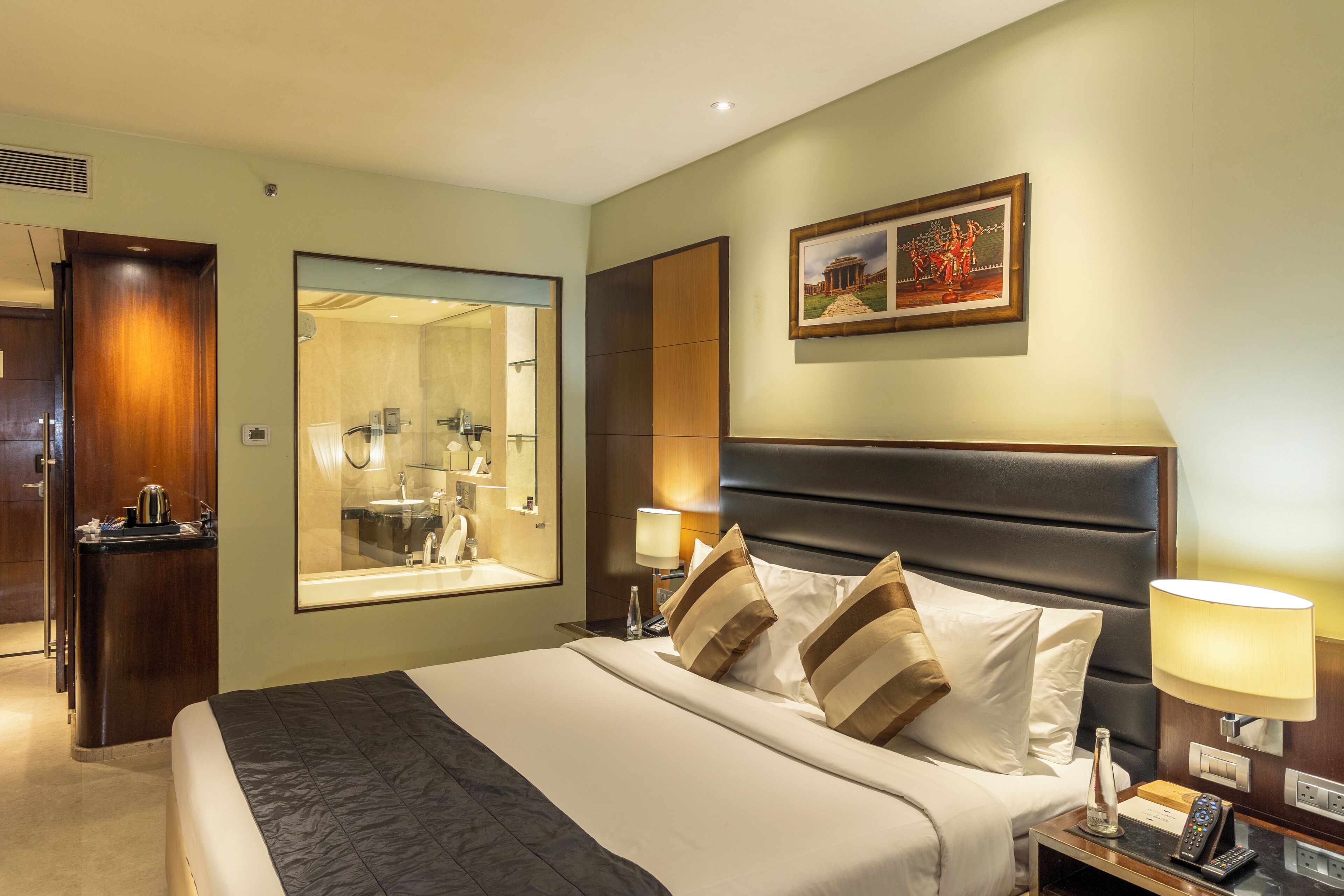 premium room | minibar, in-room safe, desk, laptop workspace