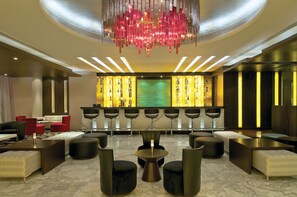 Bar (on property) - Vivanta Hyderabad, Begumpet (Hyderabad)