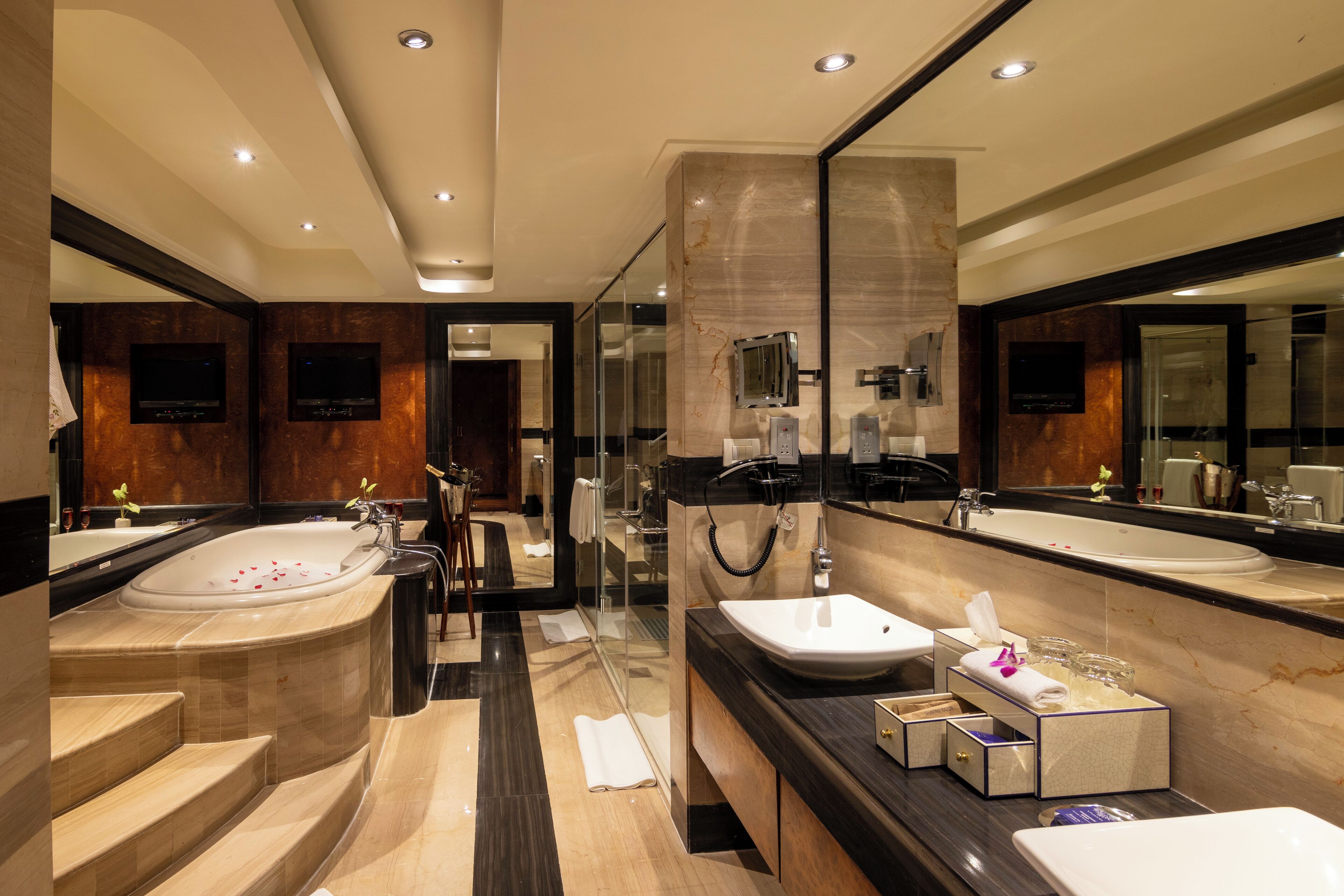 Photo - Vivanta Hyderabad, Begumpet