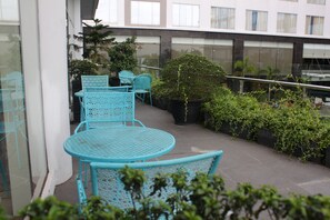 บริการอาหารเช้า อาหารกลางวัน และอาหารเย็น