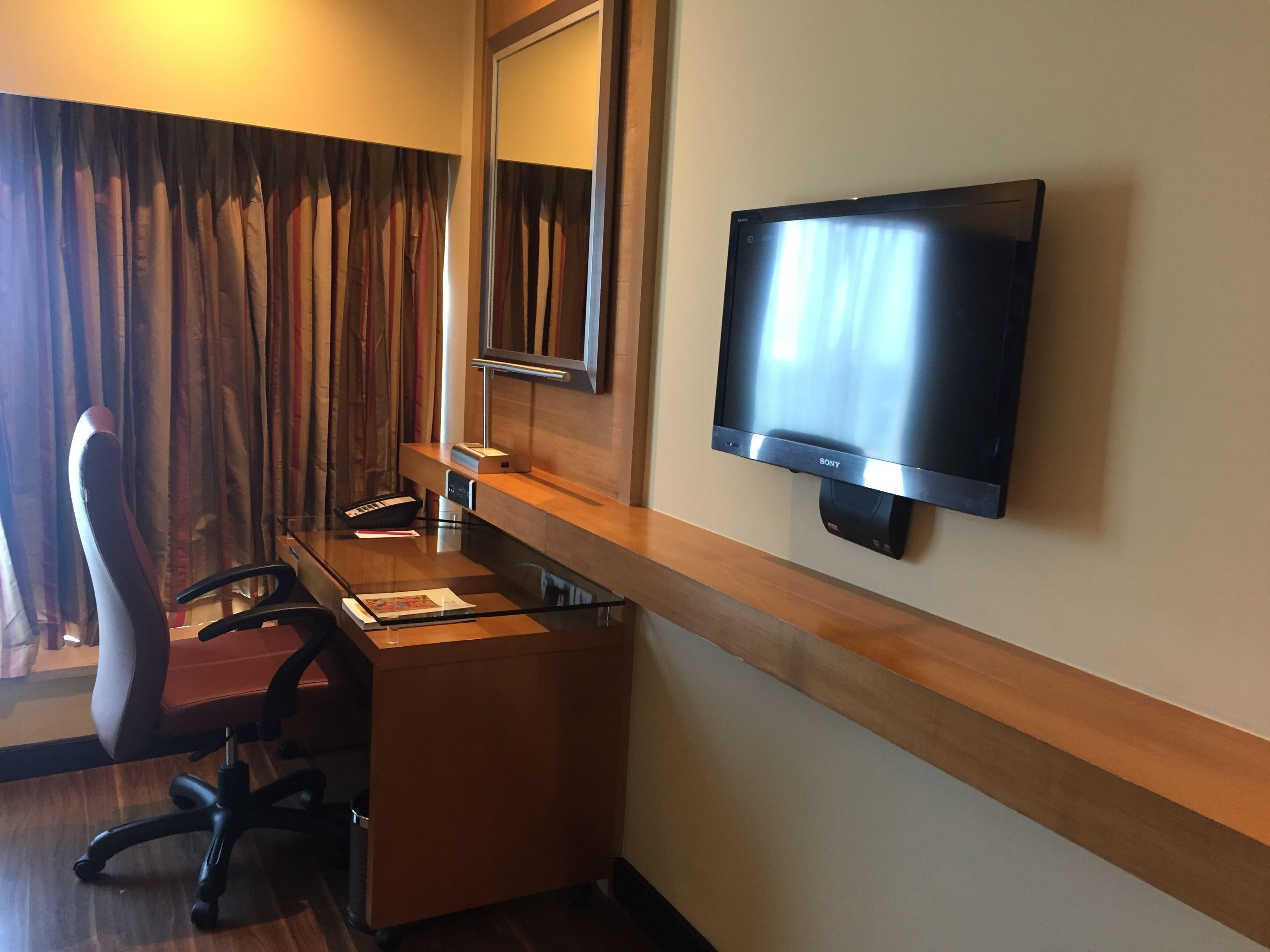 superior room, 1 single bed | in-room business centre