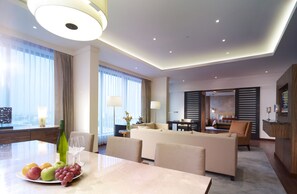 Presidential Suite, 1 King Bed | Egyptian cotton sheets, minibar, in-room safe, desk - Vivanta Coimbatore (Coimbatore)