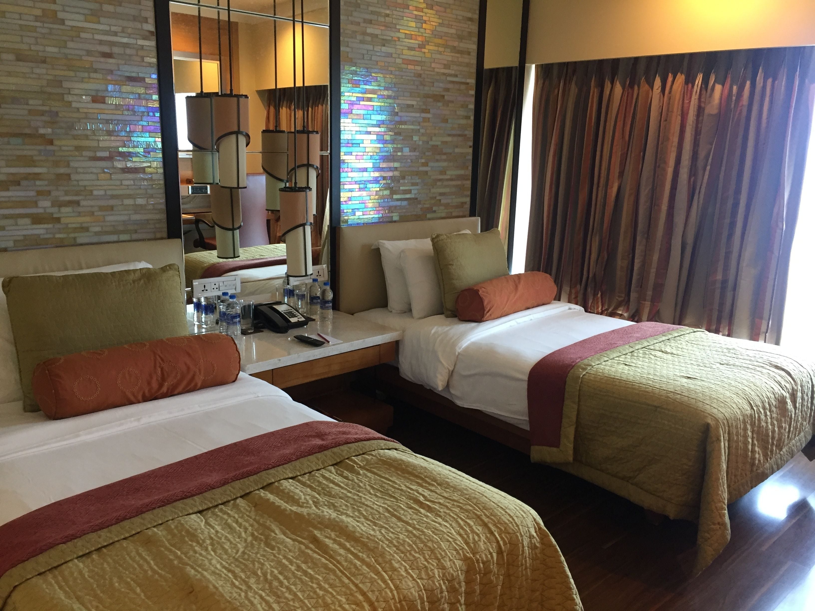 superior room, 1 single bed | egyptian cotton sheets, minibar, in-room safe, desk