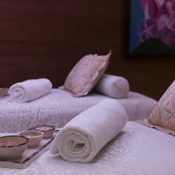 Couples treatment rooms, sauna, steam room, body treatments