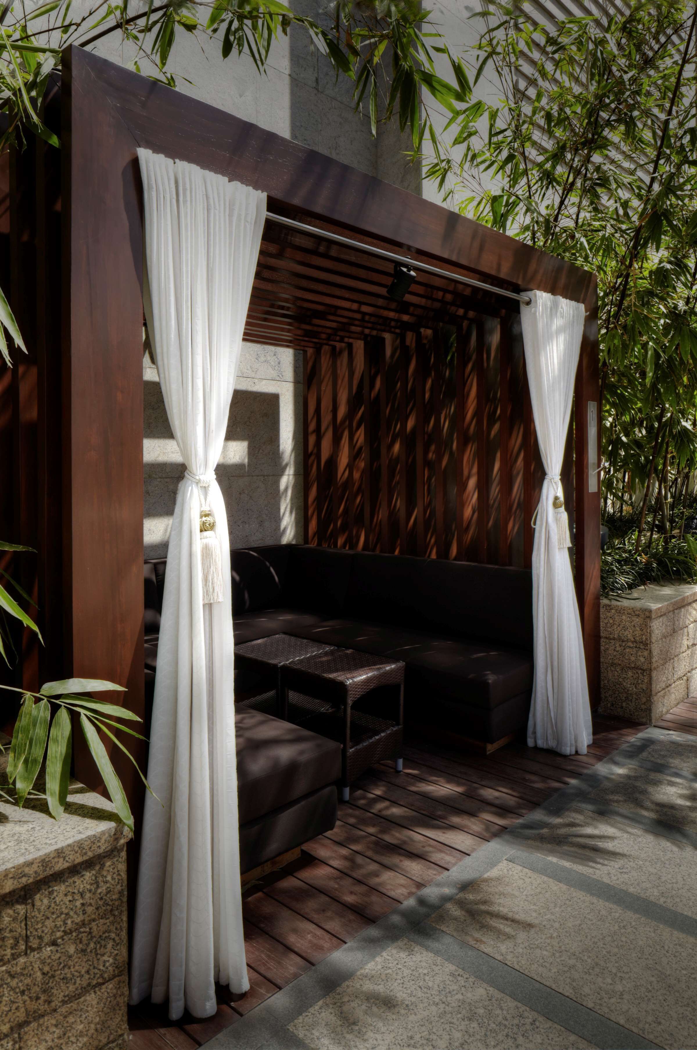 outdoor pool, open 7:00 am to 8:00 pm, free pool cabanas, pool umbrellas