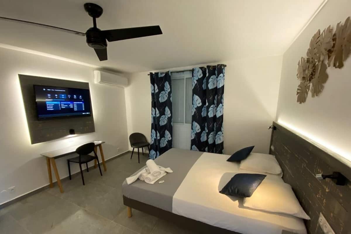 1 bedroom, premium bedding, Select Comfort beds, individually furnished