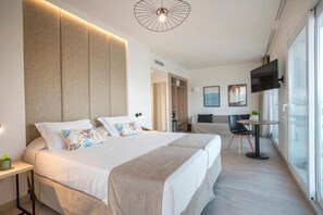 Junior Room, Sea View | Minibar, desk, free WiFi, bed sheets