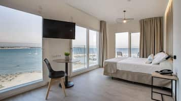 Junior Room, Sea View | Minibar, desk, free WiFi, bed sheets